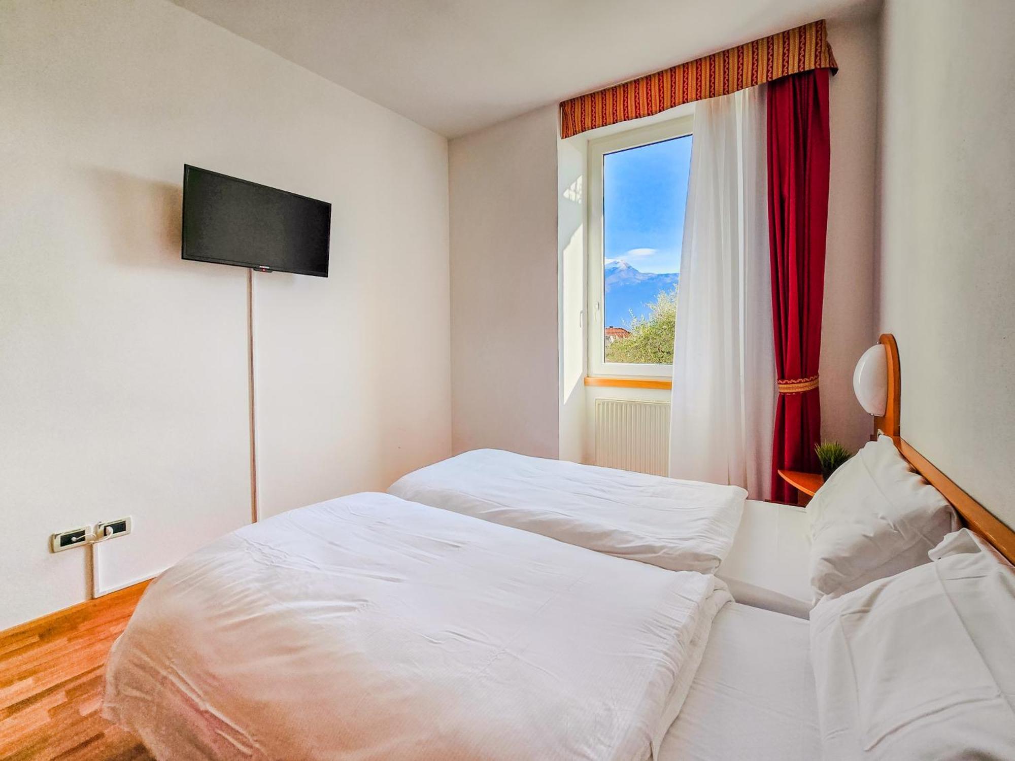 Aparthotel Englovacanze Рива-дель-Гарда Экстерьер фото