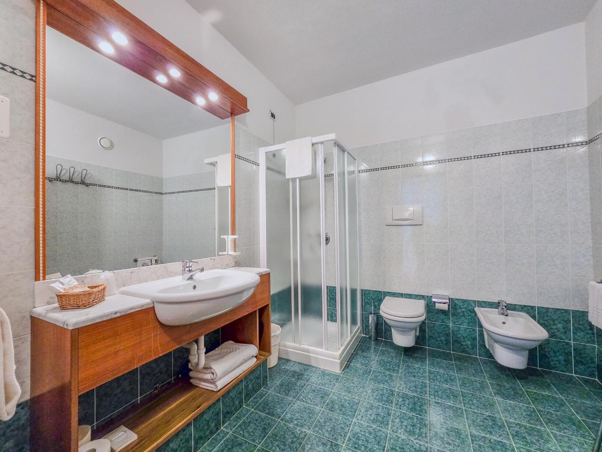 Aparthotel Englovacanze Рива-дель-Гарда Экстерьер фото