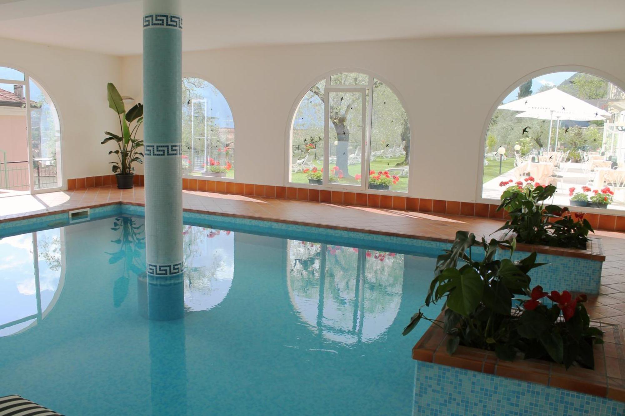 Aparthotel Englovacanze Рива-дель-Гарда Экстерьер фото