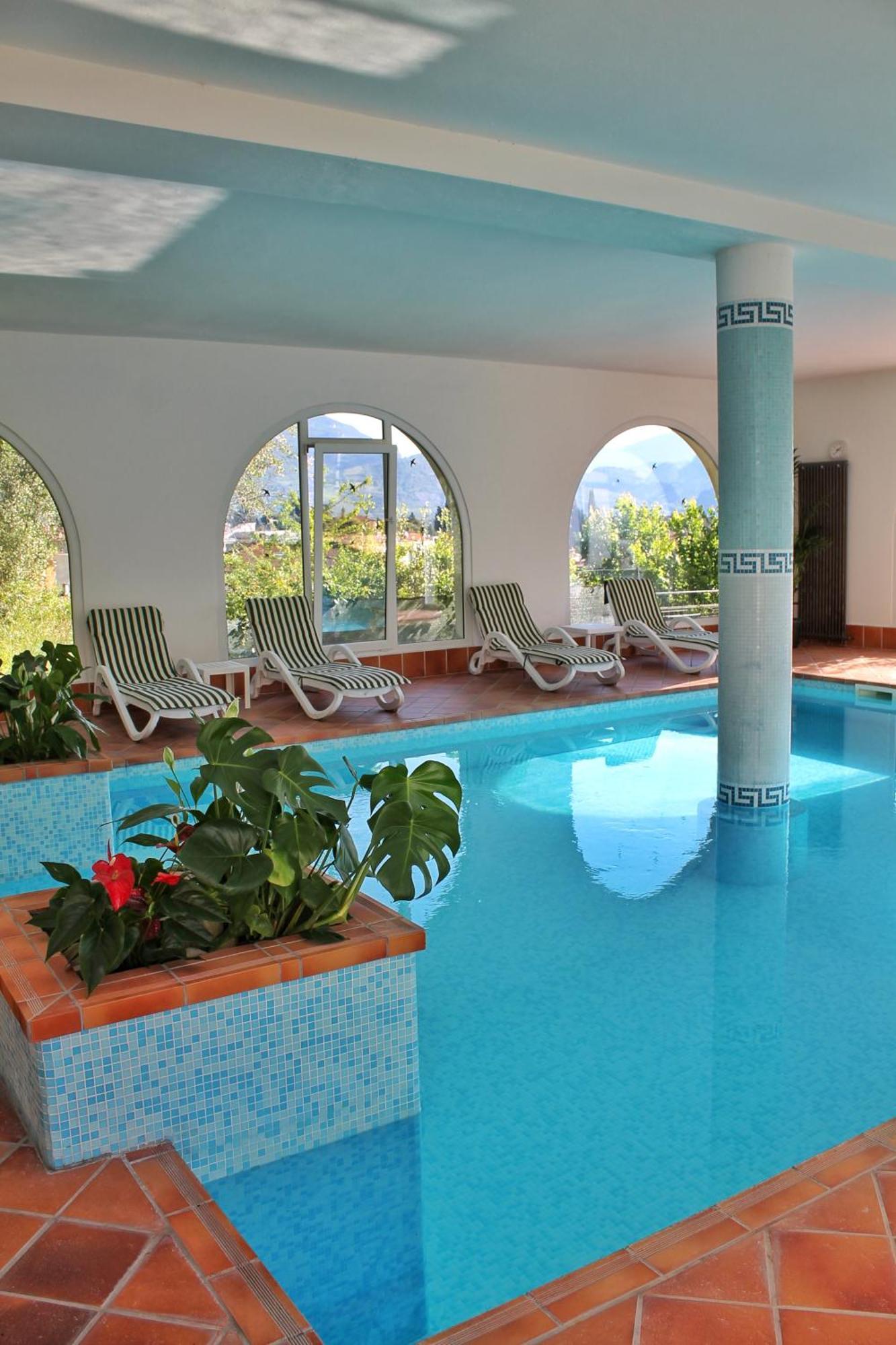 Aparthotel Englovacanze Рива-дель-Гарда Экстерьер фото